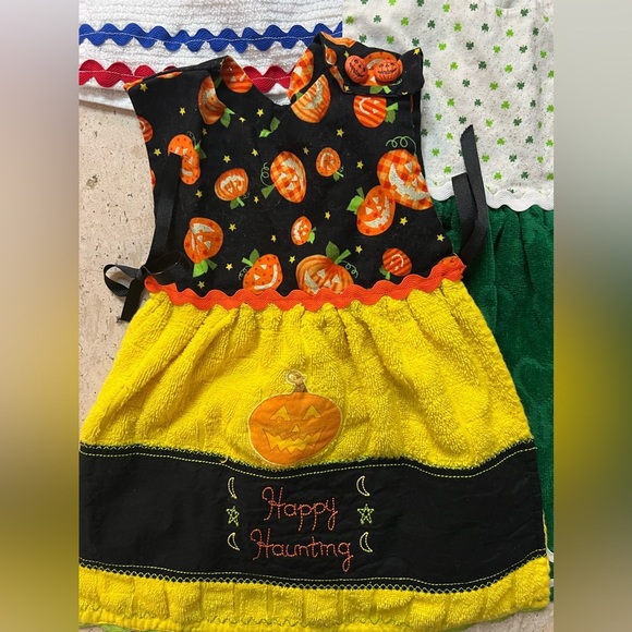 Three of the Cutest Homemade Holiday Themed Bibs Halloween, St.Pattys, Patriotic - Picture 3 of 8